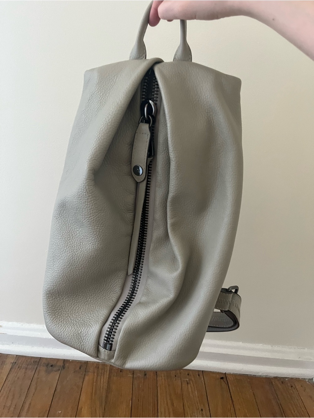 Aimee Kestenberg Tamitha leather backpack bag in elephant grey - Picture 2 of 11